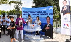 Mersin Büyükşehir, LGS'ye Giren Öğrencilere Ve Ailelerine Su İkramında Bulundu
