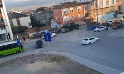 Magandalar halk otobüsünün önünü kesip drift yaptılar