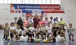 Sadece voleybol değil rakibe saygıyı da öğreniyorlar