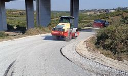 Akdeniz'de yol açma, sathi kaplama, kaldırım yenileme çalışmaları sürüyor