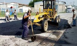 Akdeniz'de yol açma, asfalt ve kaldırım yenileme çalışmaları 