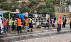 İşçileri taşıyan servis devrildi: 8 yaralı