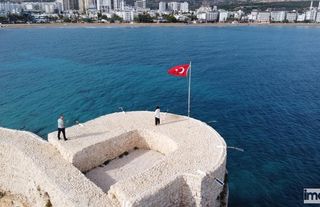 Mersin'de Aralık ayında bile deniz turizmi devam ediyor
