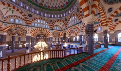 Mersinliler Mevlid Kandili İçin Muğdat Camii’nde Buluşuyor