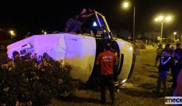 Mersin'de Polis Minibüsü Kaza Yaptı