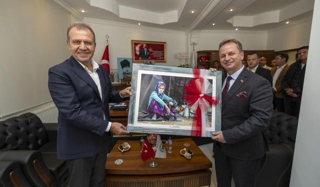 Başkan Seçer: "El birliğiyle Gülnarlılara Çok Değerli Hizmetler Yapacağız"