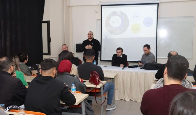 Kariyer Merkezi Öğrencilerle Buluşmaya Devam Ediyor
