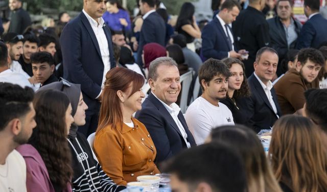 Başkan Seçer, Üniversite Öğrencileriyle İftar Yaptı