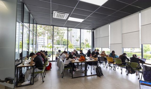 Okuma Salonları Gençlere Güvenli ve Konforlu Ortam Sunuyor