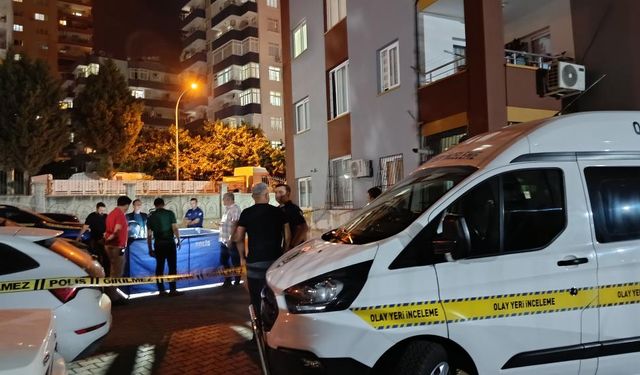 Adana’da Genç Kadın Evinde Katledildi: Zanlı 12. Kattan Atlayarak İntihar Etti
