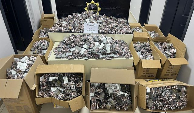 Mersin’de Uyuşturucu Operasyonu: 280 Bin Sentetik Ecza Hapı Ele Geçirildi