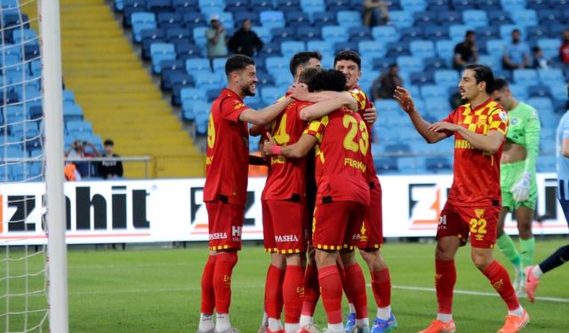 Adana Demirspor İlk Yarıda Şokta: Göztepe Deplasmanda Önde