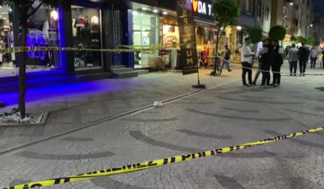 Bağcılar’da Giyim Mağazasına Silahlı Saldırı: 5 Kişi Yaralandı