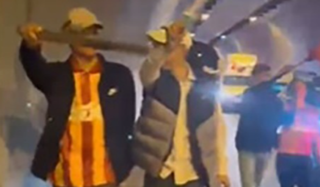 Şampiyonluk Kutlamasına Döner Bıçaklarıyla Katıldılar