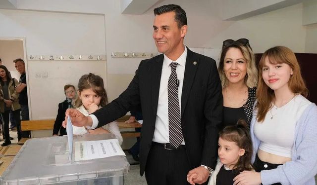 Ferdi Zeyrek Hayatını Kaybetti... Kızı Nehir Zeyrek'ten İlk Paylaşım: 'Babamın Kanını Yerde Bırakmayın'