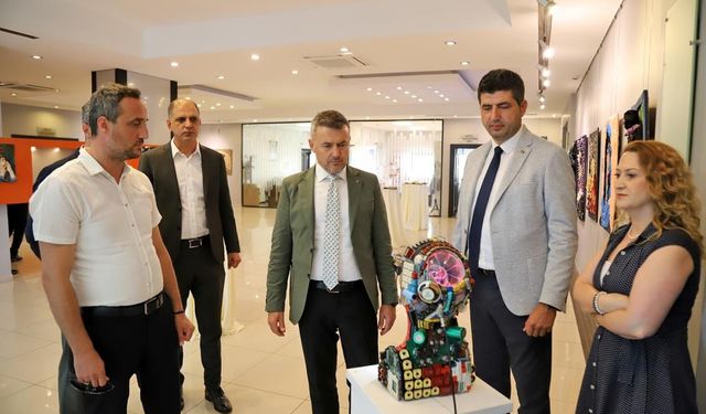 Geri Dönüşüm ve Sanat El Ele Verdi: Atıktan Sanata Sergisi Açıldı