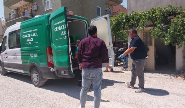 Mersin Mut’ta Dehşet: Şizofreni Hastası Oğlu, Annesini Bıçaklayarak Katletti