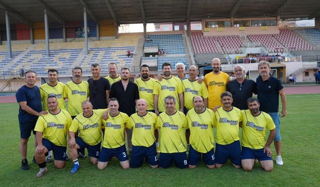 Tarsus'ta Dostluk Kazandı: Masterlar Futbol Turnuvası Başladı