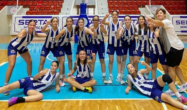 Adana’da Büyük Gurur! Manisa’nın Kızları Türkiye Şampiyonluğuna Ulaştı