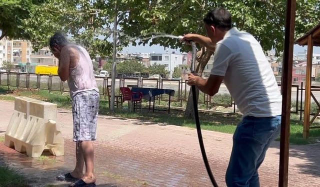 Tarsus’ta Sıcak Havalara Karşı İlginç Serinleme Yöntemleri Şaşırttı