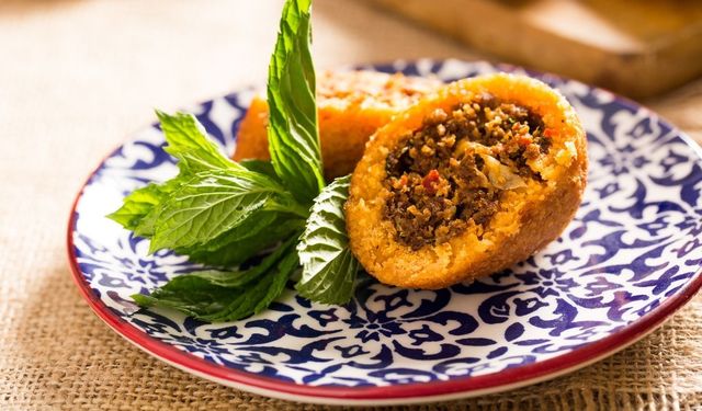 Sırrı Baharatında Gizli! Mersin Usulü İçli Köfte Nasıl Yapılır?