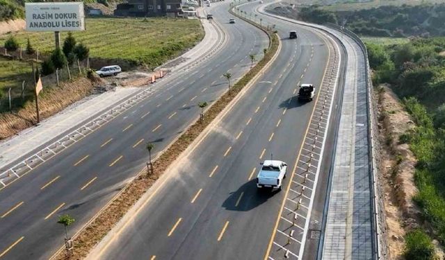 Başkan Seçer, `Tarsus-Çamlıyayla Yolu Genişletme ve Yenileme` projesini inceledi