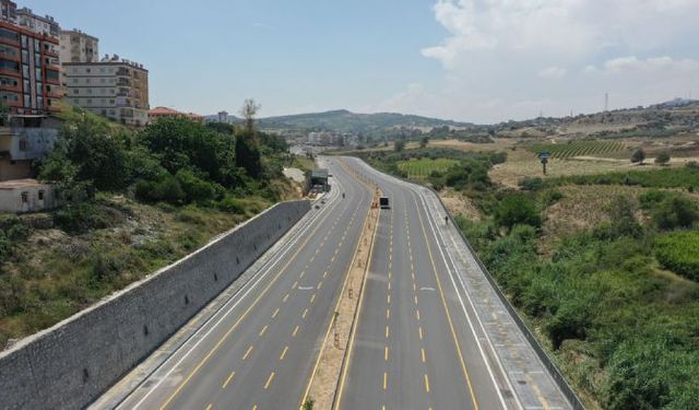 Büyükşehir, Tarsus Eski Çamlıyayla Yolu Genişletme ve Yenileme Projesi'ni Tamamlandı