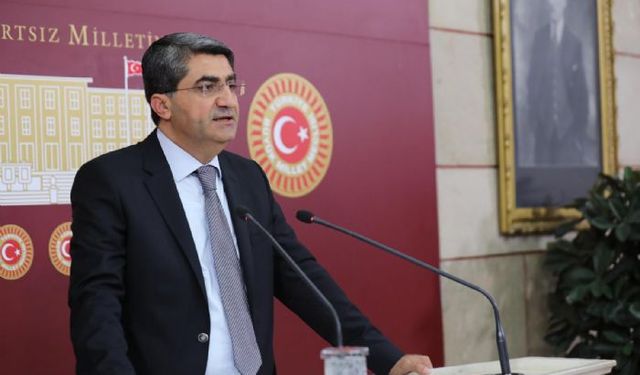 Ekmen, Mersin ve Gülnar halkına geçmiş olsun dileklerini iletti