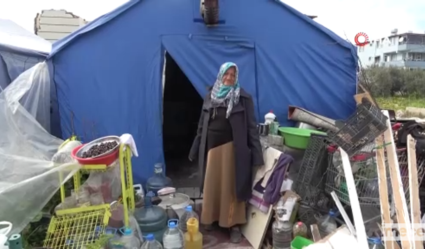 Depremzede Yaşlı Kadını Darp Edip Hırsızlık Yaptılar