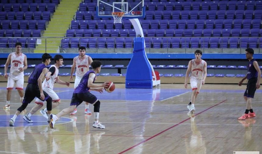 U-18 Erkekler Anadolu Şampiyonları Grup Müsabakaları Sona Erdi