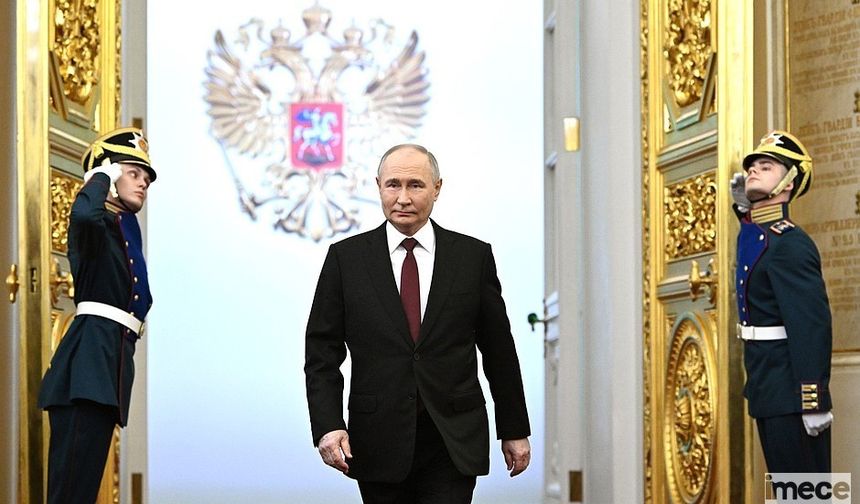 Rusya Devlet Başkanı Putin, Yemin Ederek 5. Dönemine Başladı