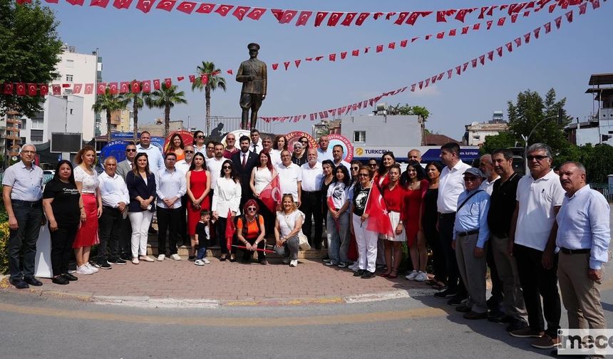 Tarsus'ta 19 Mayıs, Çelenk Sunma Töreniyle Kutlandı