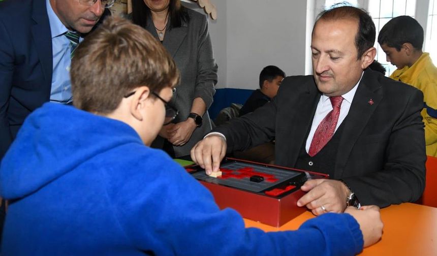 Atıl Durumdaki İlkokul Binası Akıl ve Zeka Oyunları Köyü'ne Dönüştürüldü