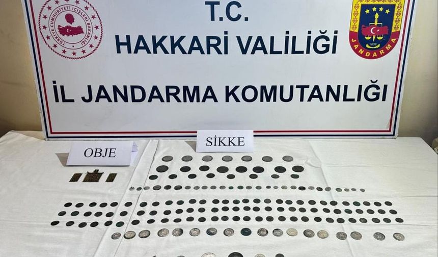 Hakkari’de Tarihi Eser Operasyonu: Bizans Sikkeleri Ele Geçirildi