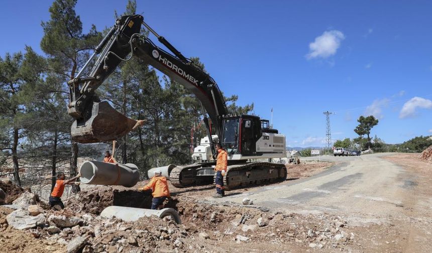Gülnar'da Yol Yapım Çalışmaları Sürüyor