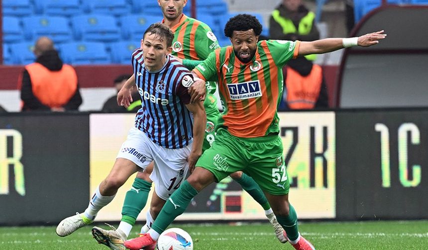 Trabzonspor İlk Yarıda Alanyaspor Karşısında 4-2 Üstün (Canlı Anlatım)