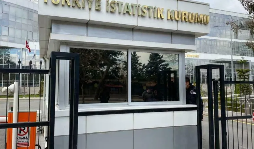 TÜİK: "Hizmet Üretim Endeksi Yıllık Yüzde 0,4, Aylık İse 0,1 Arttı"