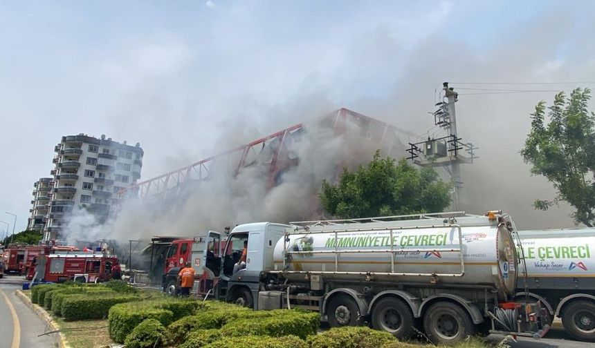 Mersin'deki Fabrika Yangını Kontrol Altına Alındı