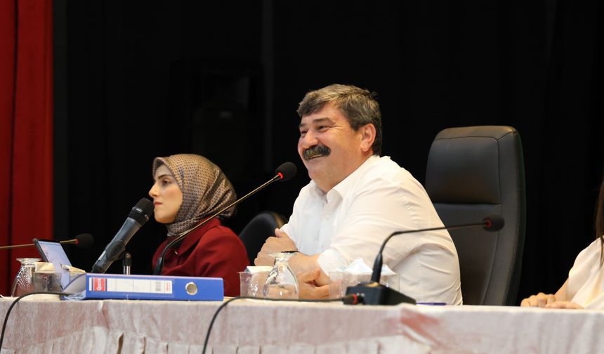 “Belediye Diz Çökmez”