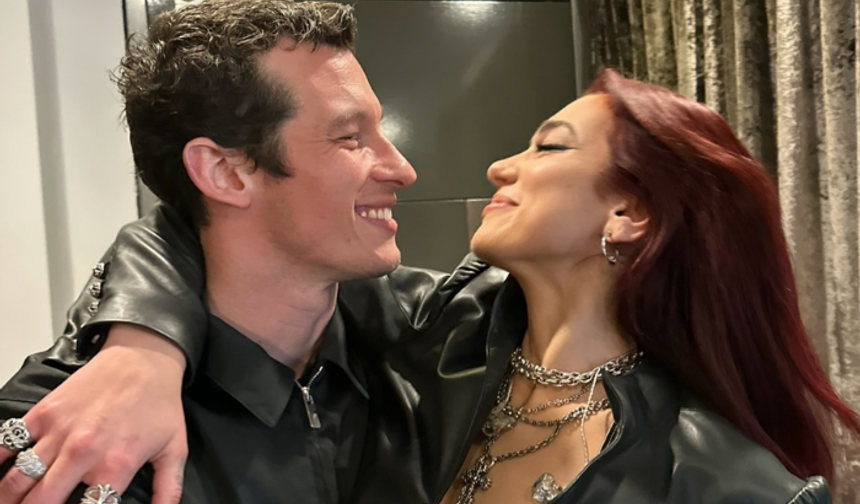 Dua Lipa, İngiliz Oyuncu Callum Turner İle Nişanlandı