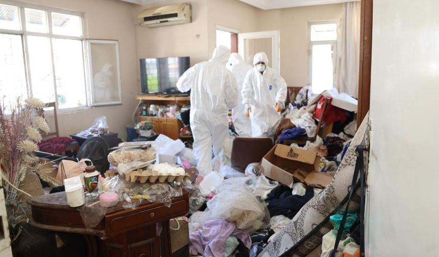 Toroslar’da Çöp Ev Üçüncü Kez Temizlendi: 6 Ton Atık Toplandı