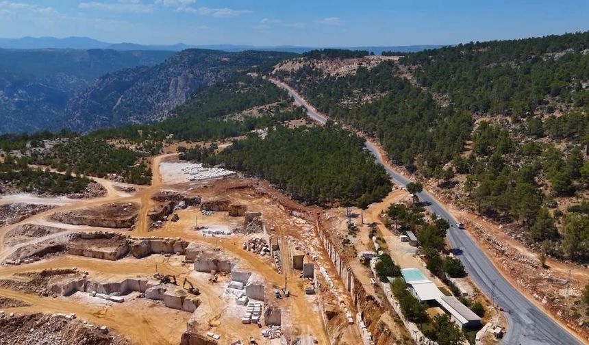 Gülnar'da 30 Kilometrelik Grup Yoluna Yenileme: Hem Yol Hem Altyapı Güçlendi