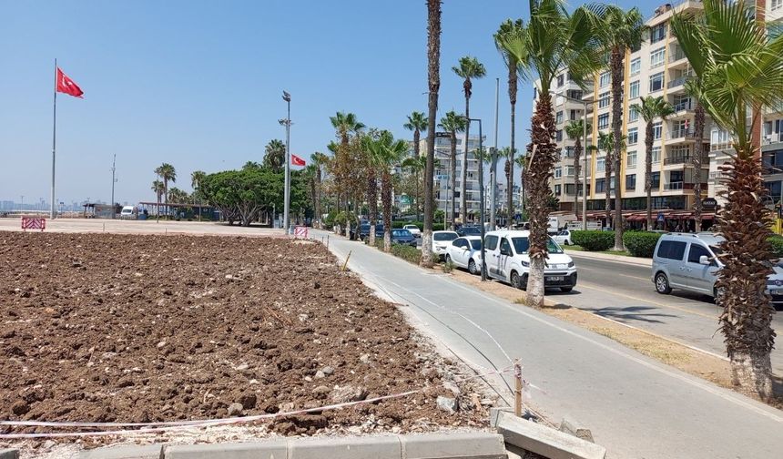 Mersin’de Tarihi Cep Sineması Yıkıldı, Meydan Canlanıyor!