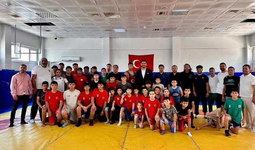 Mersinli Sporculara Şampiyon Dokunuşu
