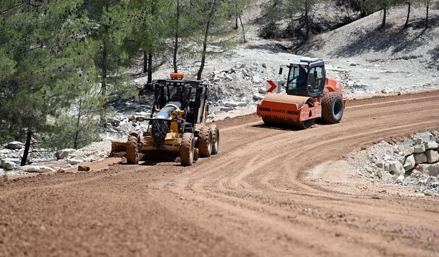 Mut’ta Ulaşımda Yeni Dönem: 8 Günde Dar Yol Genişletildi, 9 Mahalle Rahatladı!
