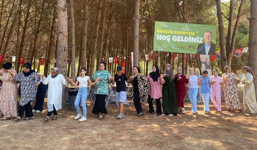 Tarsus Gençlik Kampı’nda Eğlence Zirve Yaptı: Halaylar, Survivor Parkuru ve Keşif!