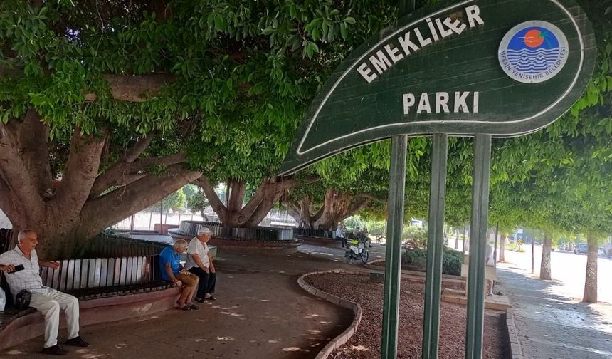 Mersin'de Yaylalara Gitmeyen Emekliler İçin Serinlik ve Sohbetin Adresi