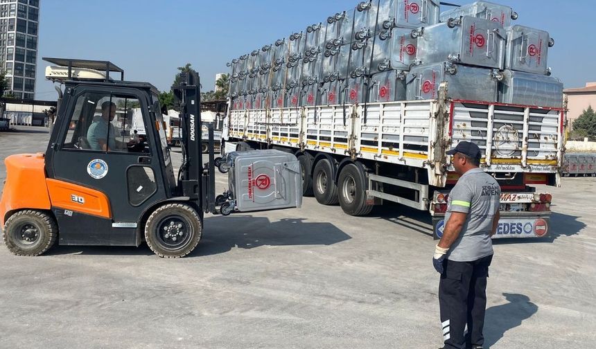 Mersin Mahallelerinde Çöp Sorunu Bitiyor: Akdeniz Belediyesi 250 Konteyner Dağıttı