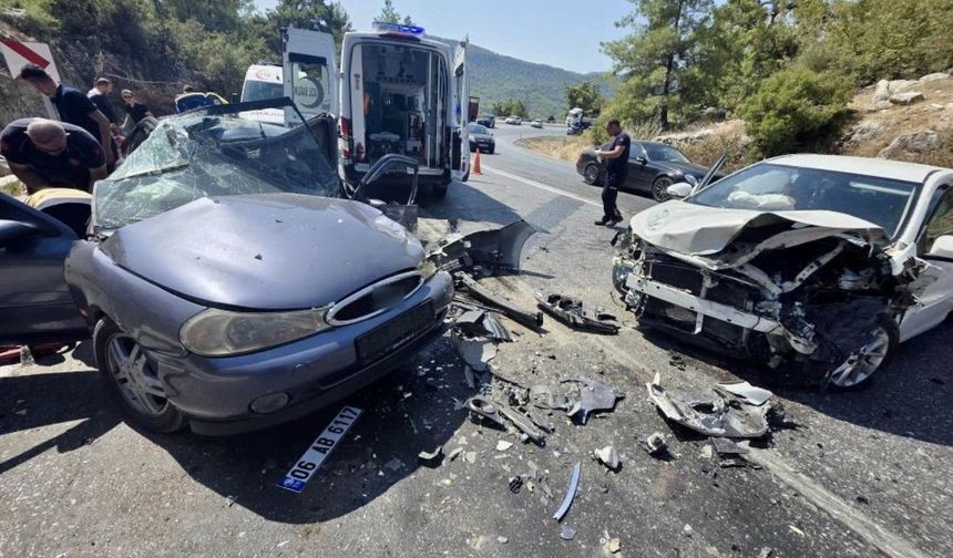 Antalya Akseki’de Feci Kaza: Yaralılar Var!