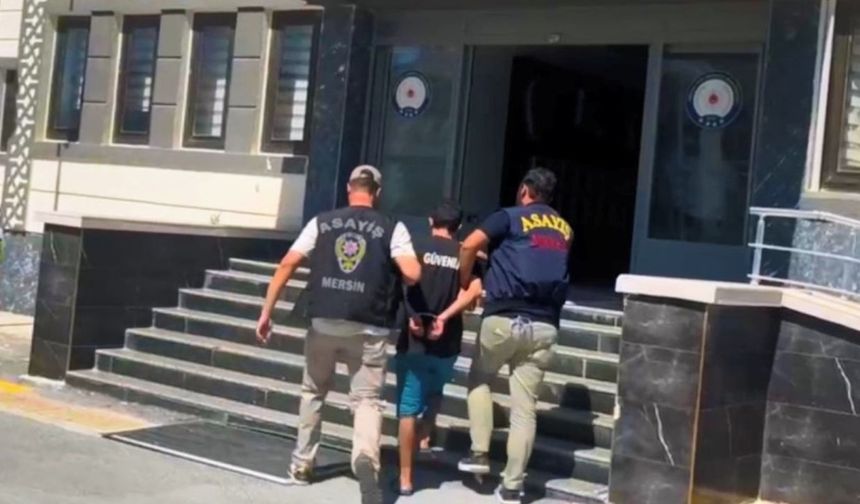 Mersin’de Şok Operasyon! 17 Suçtan Aranan Hükümlü Tavuk Çiftliğinde Yakalandı